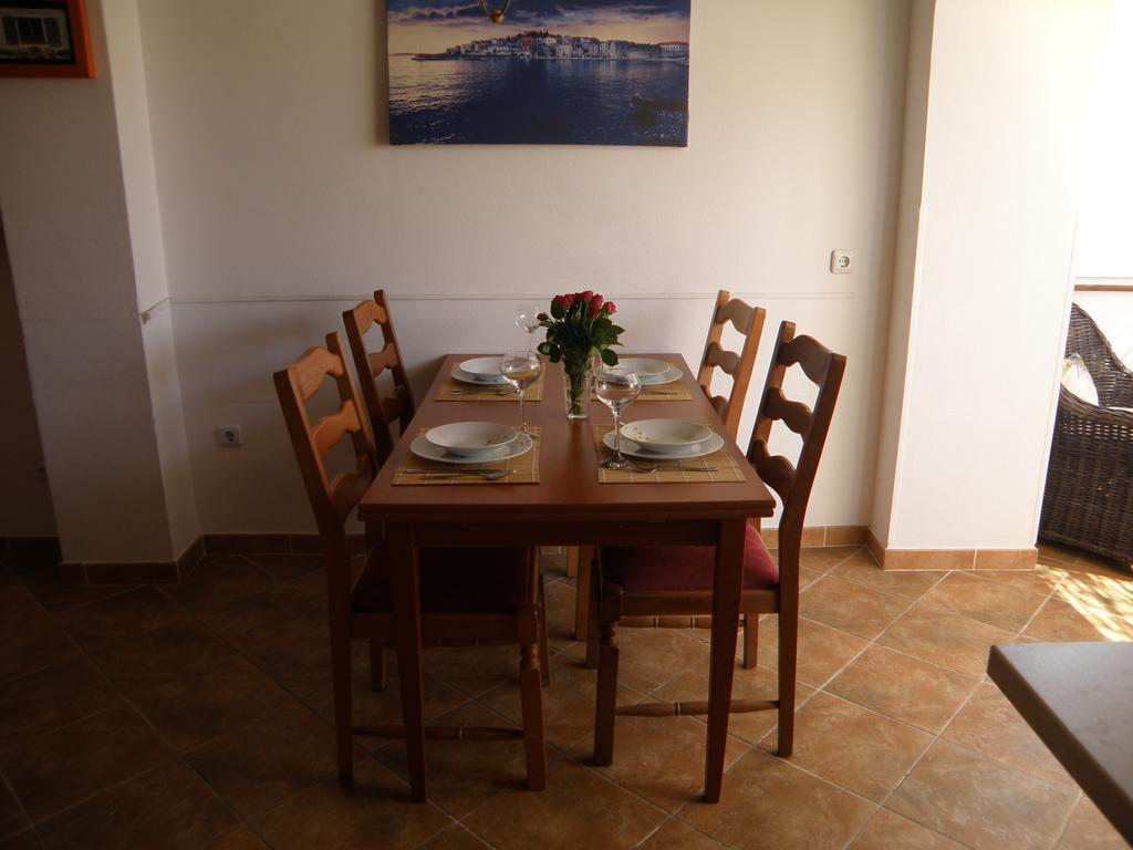 Apartment Amalija Примоштен Экстерьер фото