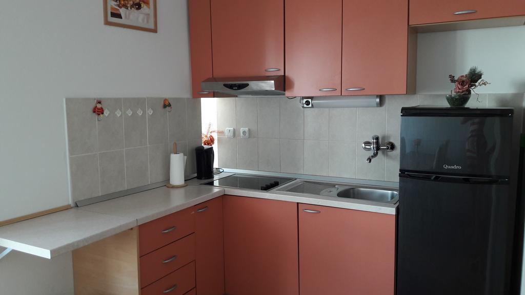 Apartment Amalija Примоштен Экстерьер фото